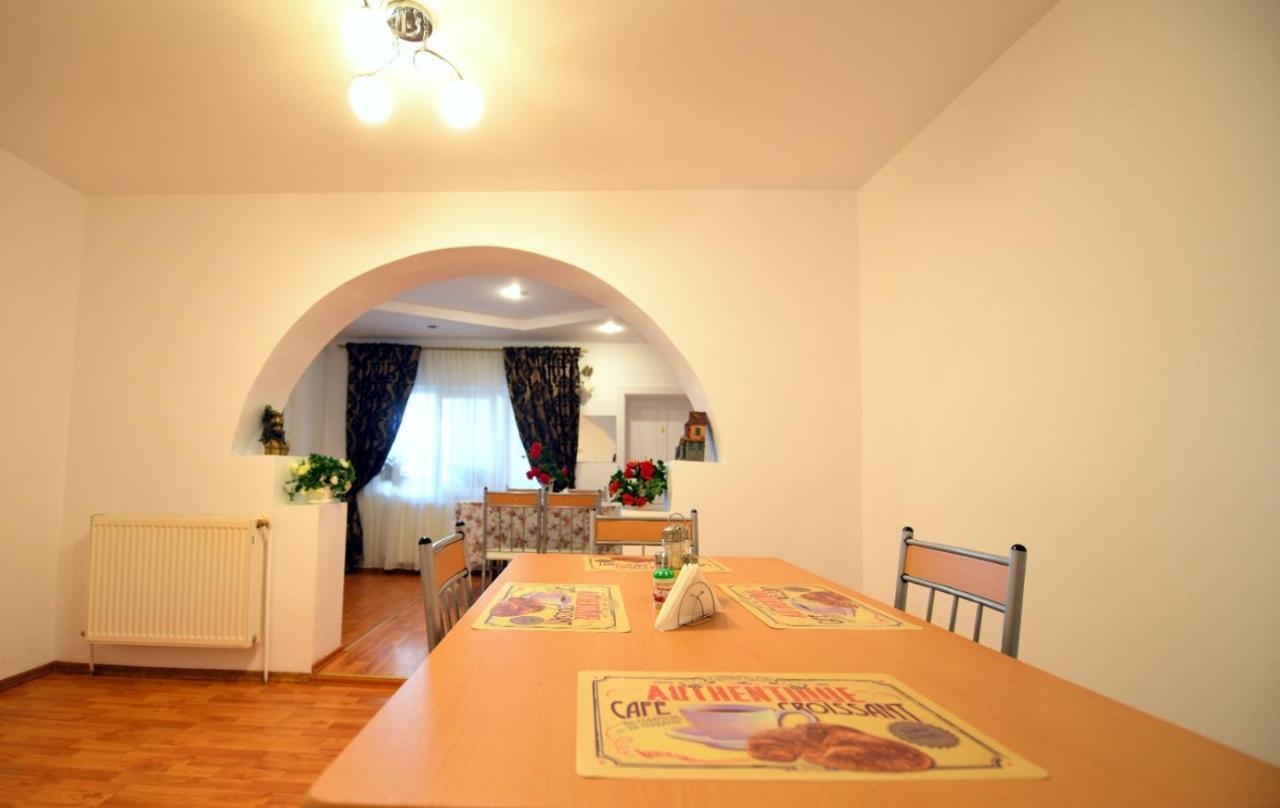 Casa Mirandre Apartment Haţeg Екстериор снимка